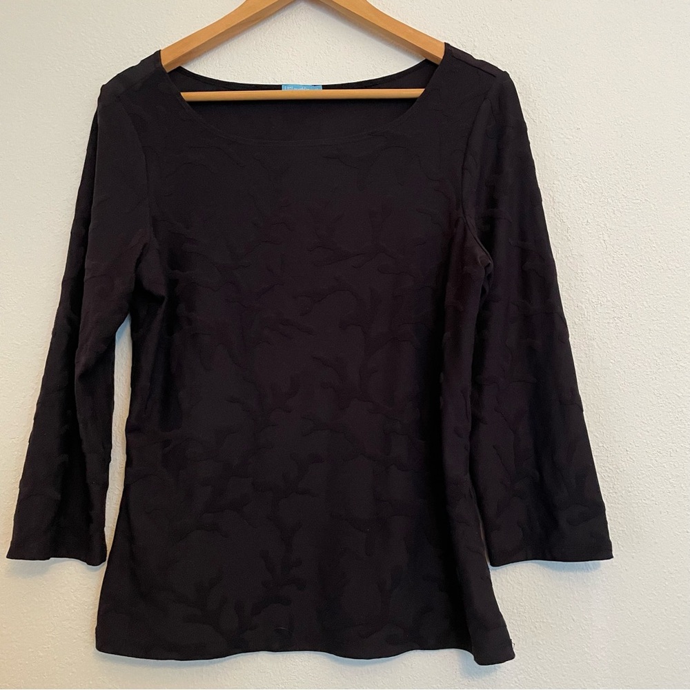 J Mclaughlin Black Tonal Embossed Top Size M Long Sleeves Boat Neck Catalina Clo